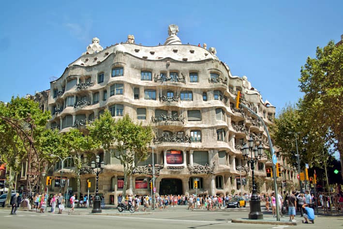 La Casa Milà de Gaudí, més coneguda com a La Pedrera