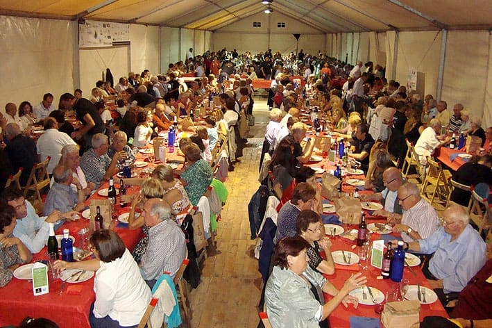 Un dels actes més multitudinaris de cada any és el sopar de festa major