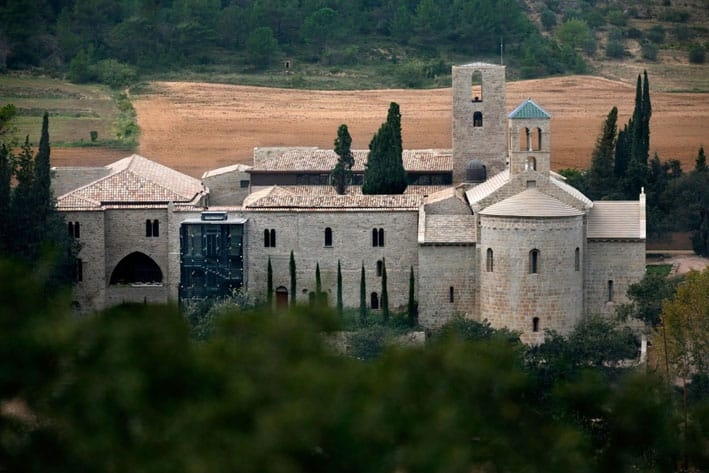 Món Sant Benet es troba en el municipi de Sant Fruitós de Bages
