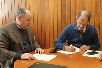 Francesc Colomés i Jordi Salayet signant