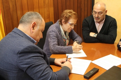 Signatura del conveni entre l'Ajuntament i el Xiprer