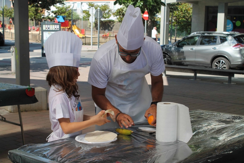 Concurs d'Alimentació "Petits xefs" a la plaça de l'Espolsada