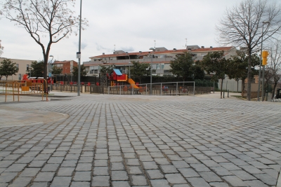 Connexió de la plaça de l'Espolsada amb el parc de Muriel Casals