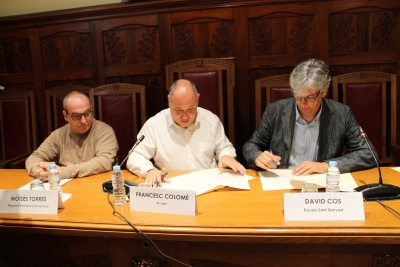 Signatura del conveni entre l'alcalde i el president de l'Escola Sant Gervasi SCCL