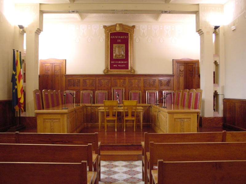 Sala de plens de l'Ajuntament de les Franqueses